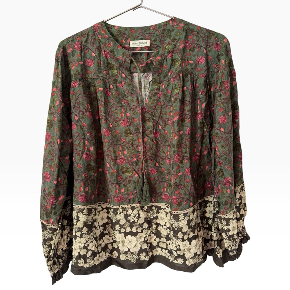 NWOT Natural Life Dark Green Floral Peasant Tasseled Top Size Medium